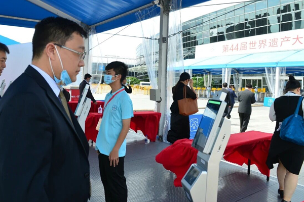 新興的健康碼防疫核驗技術結合測溫人臉識別設備，引領防疫應用新趨勢